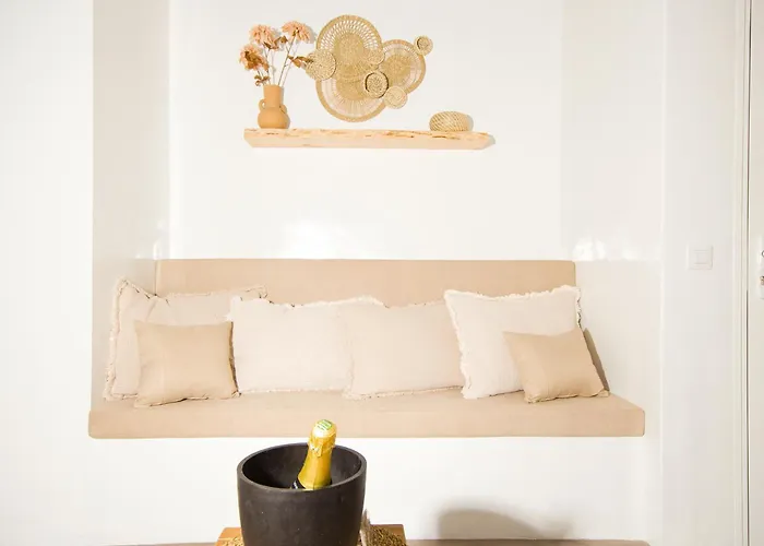 El Charco Lofts - By Az