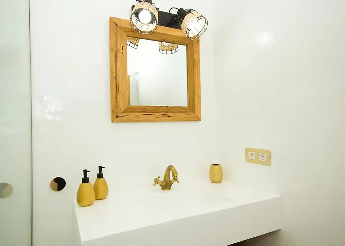 El Charco Lofts - By Az