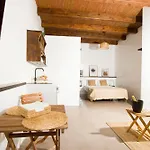 El Charco Lofts - By Az