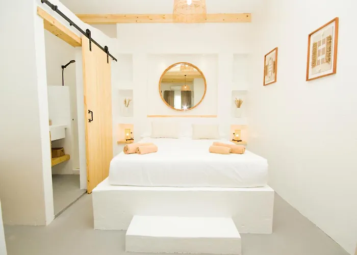 El Charco Lofts - By Az