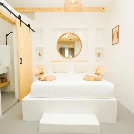 El Charco Lofts - By Az